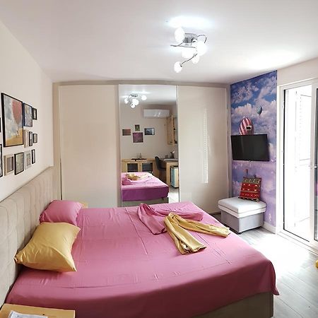 Absolute Blloku Apartment Тирана Екстер'єр фото