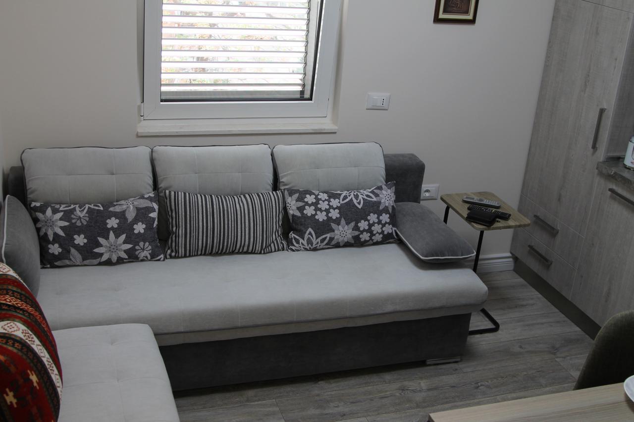 Absolute Blloku Apartment Тирана Екстер'єр фото