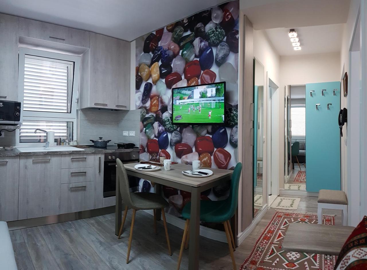 Absolute Blloku Apartment Тирана Екстер'єр фото